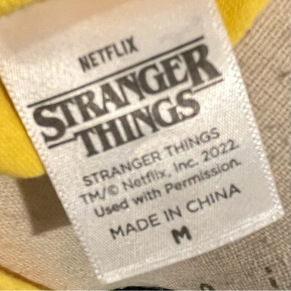 Netflix Stranger Things Surfer Boy Pizza Graphic Tee Shirt - Picture 4 of 16